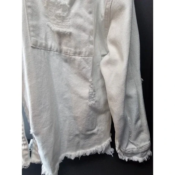 POL Distressed Fringe Hem Denim Shirt Jacket Long Sleeve Button Up White SZ L - Picture 4 of 11